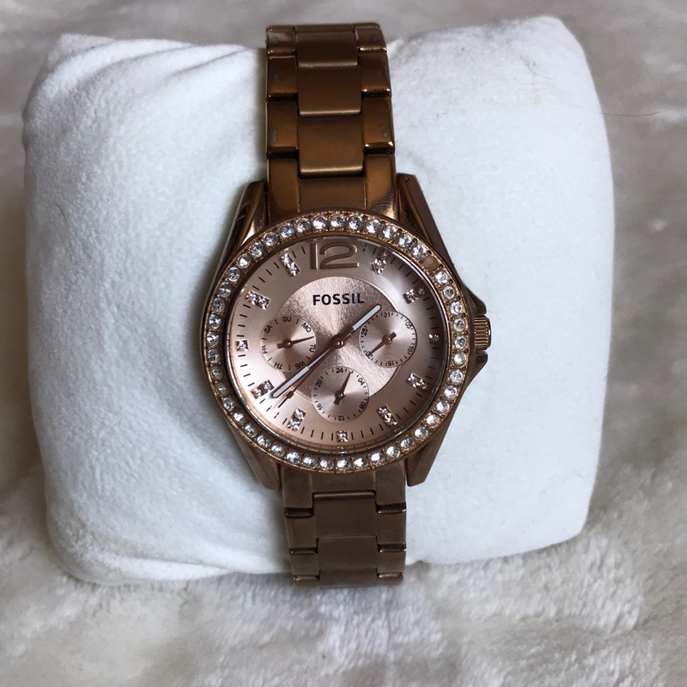 Rose Gold Watch with Crystal Details | Fossil